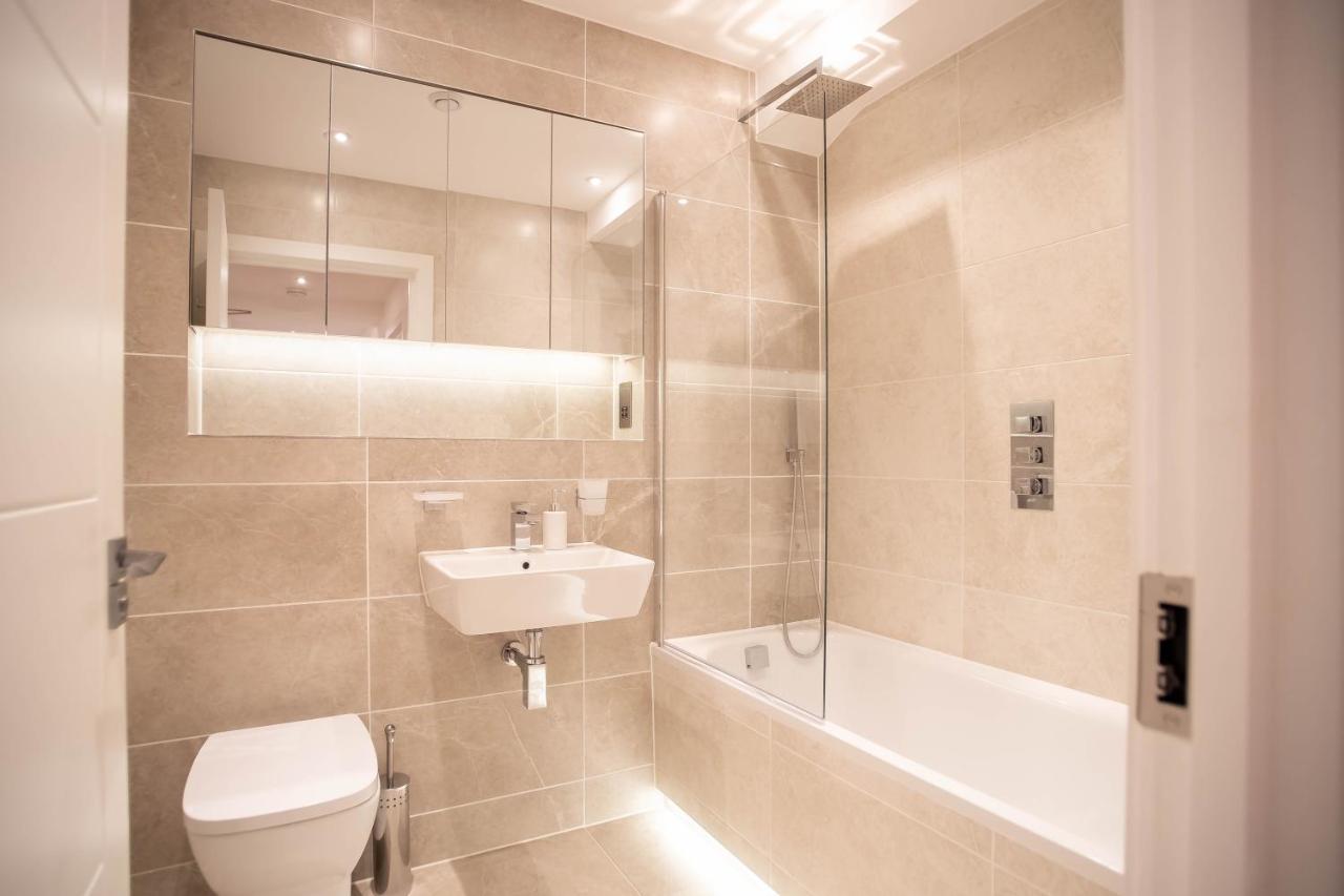 Two Bed Flat With Wrap Around Terrace Near Legoland, Windsor, Tube Station Apartment Slough Ngoại thất bức ảnh